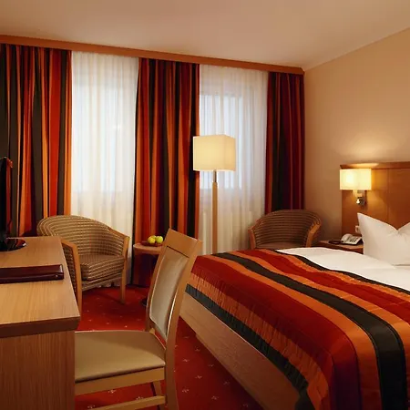 فندق Parkhotel Neustadt 4*