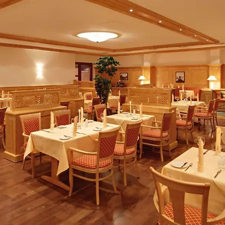 Parkhotel Neustadt 4*