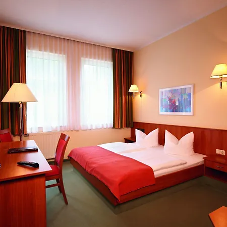 فندق Parkhotel Neustadt 4*