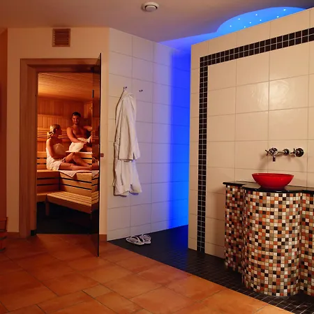 فندق Parkhotel Neustadt 4*