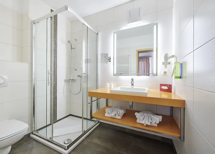 新斯塔德特公园酒店 萨克森自由州诺伊斯塔滕