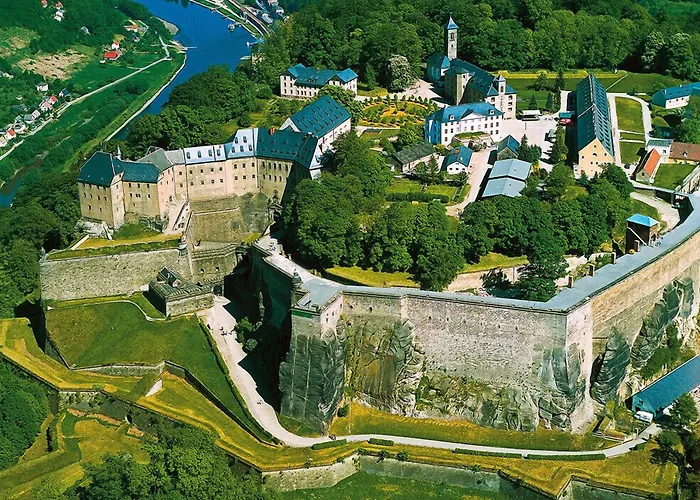 新斯塔德特公园酒店 4* 萨克森自由州诺伊斯塔滕